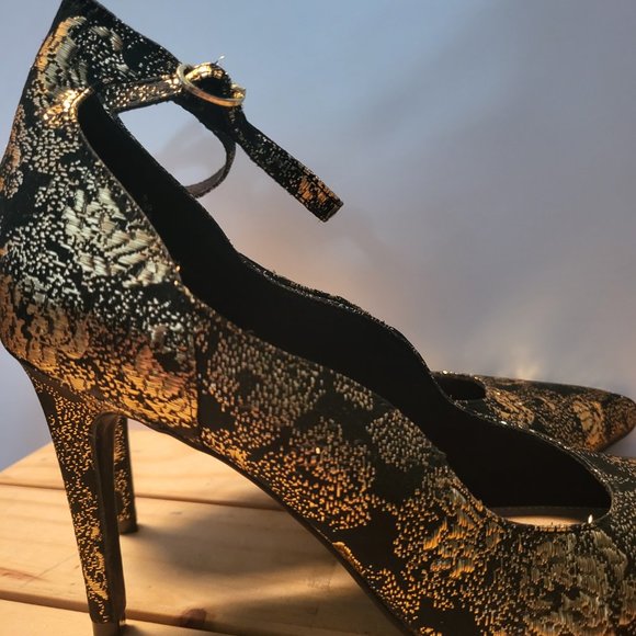 Christian Siriano shoes Size 8 - Picture 5 of 10